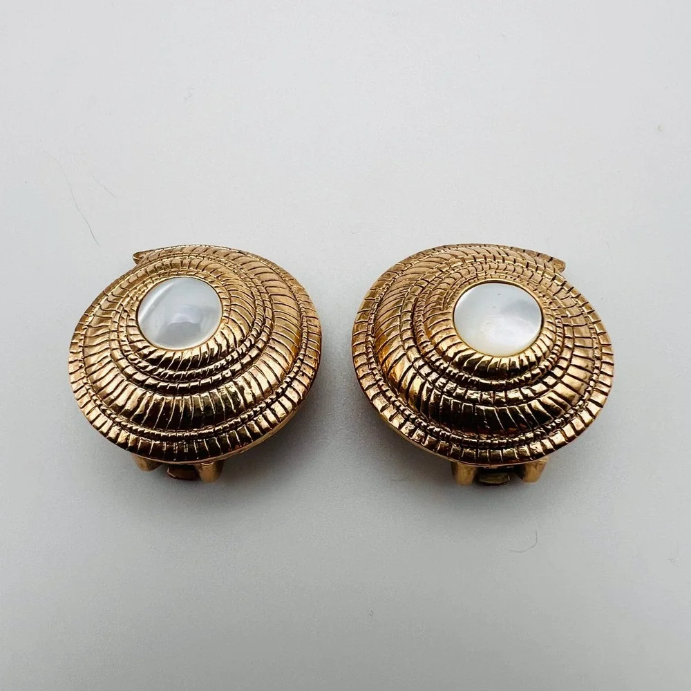 Vintage Nautilus Shell Clip On Earrings White Center Stone Cabochon Gold Tone